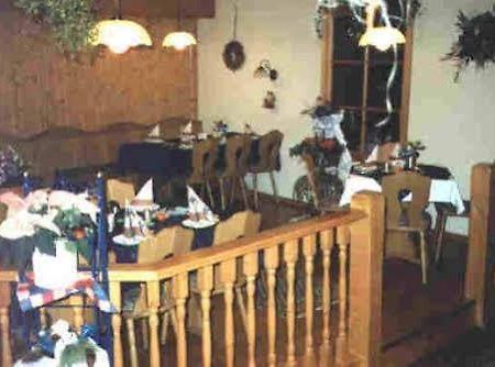 Hotel Restaurant Zur Krone Obersuhl Экстерьер фото