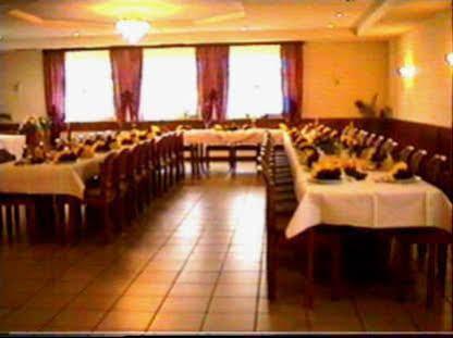 Hotel Restaurant Zur Krone Obersuhl Экстерьер фото
